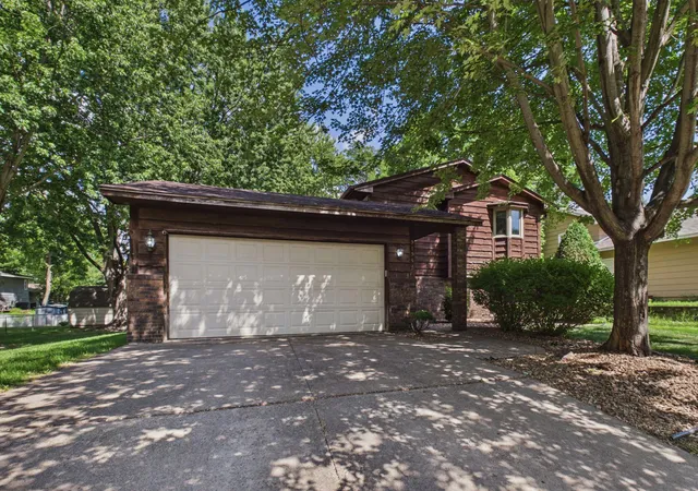 2nd image of 9194 Goldenrod Ln N, Maple Grove, MN 55369 | MLS# 7102768