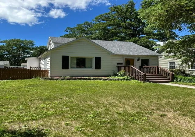 Homes for sale in Thief River Falls, MN | 321 Tindolph Ave N, Thief River Falls, MN 56701 | MLS# 7102783