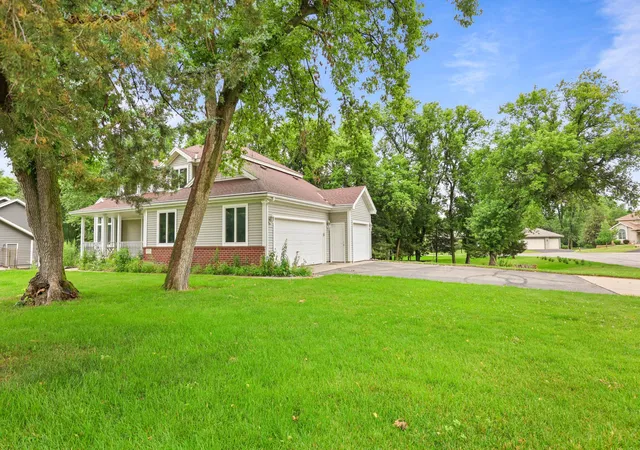 3rd image of 1903 Meadowrose Blvd, Saint Cloud, MN 56301 | MLS# 7102796