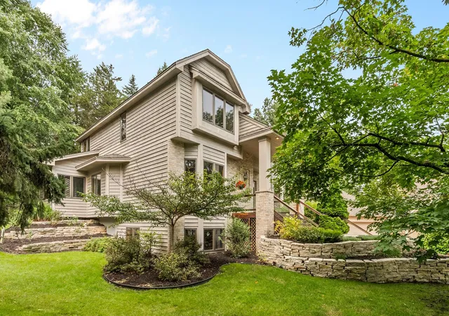 Photo 2 of Single family home for sale at 655 Evergreen Cir, Saint Paul, MN 55126 | MLS# 7102812 | Listing updated on 2026-09-19