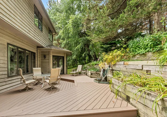 Photo 4 of Single family home for sale at 655 Evergreen Cir, Saint Paul, MN 55126 | MLS# 7102812 | Listing updated on 2026-09-19