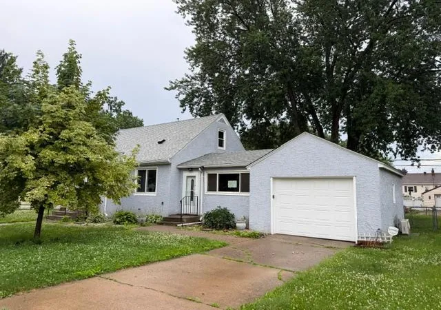 2nd image of 132 Richmond St E, South Saint Paul, MN 55075 | MLS# 7102826