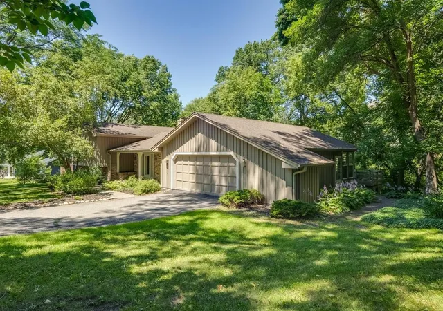 Photo 2 of Sale Pending at 15208 Crown Dr, Minnetonka, MN 55345 | MLS# 7102827 | Listing updated on 2026-08-25