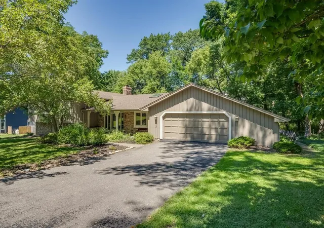 Photo 3 of Sale Pending at 15208 Crown Dr, Minnetonka, MN 55345 | MLS# 7102827 | Listing updated on 2026-08-25