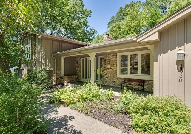Photo 3 of Sale Pending at 15208 Crown Dr, Minnetonka, MN 55345 | MLS# 7102827 | Listing updated on 2026-08-25