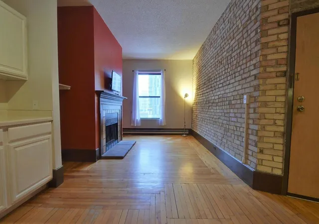Photo 3 of Condo for sale at 605 S 9th Street #8, Minneapolis, MN 55404 | MLS# 7102850 | Listing updated on 2026-07-17