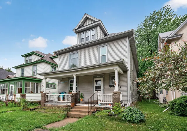 Homes for sale in Minneapolis, MN | 1520 Washington St Ne, Minneapolis, MN 55413 | MLS# 7102856