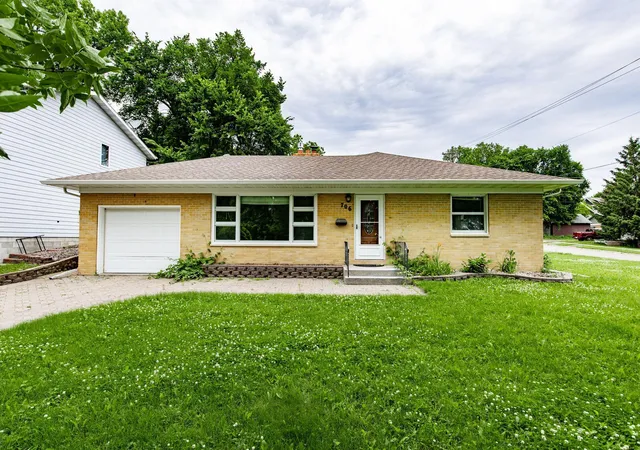 Homes for sale in Fergus Falls, MN | 706 W Stanton Ave, Fergus Falls, MN 56537 | MLS# 7102862
