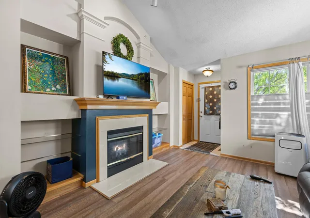 Photo 2 of Single family home for sale at 528 Queens Gate, Saint Paul, MN 55112 | MLS# 7102865 | Listing updated on 2026-09-19