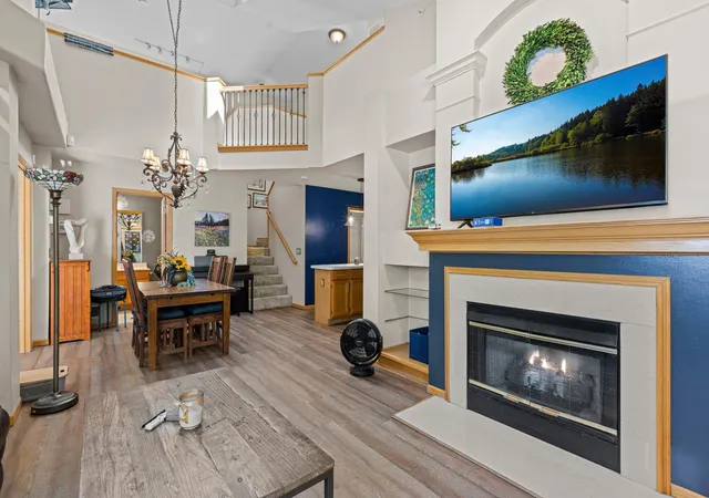 Photo 3 of Single family home for sale at 528 Queens Gate, Saint Paul, MN 55112 | MLS# 7102865 | Listing updated on 2026-09-19