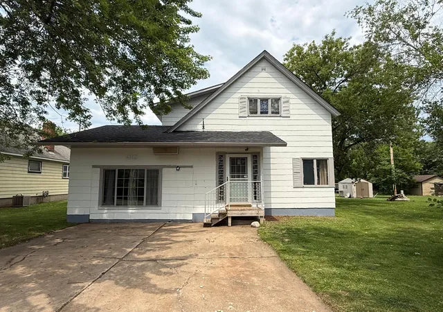 Photo 2 of Single family home for sale at 410 W 2nd Avenue, Keewatin, MN 55753 | MLS# 7102881 | Listing updated on 2026-10-05