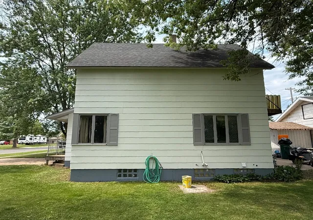 Photo 3 of Single family home for sale at 410 W 2nd Avenue, Keewatin, MN 55753 | MLS# 7102881 | Listing updated on 2026-10-05