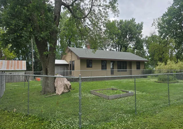 1st image of 81927 120th St, Glenville, MN 56036 | MLS# 7102891