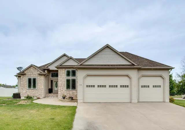 Homes for sale in West Fargo, ND | 718 N Sedona Dr, West Fargo, ND 58078 | MLS# 7102893