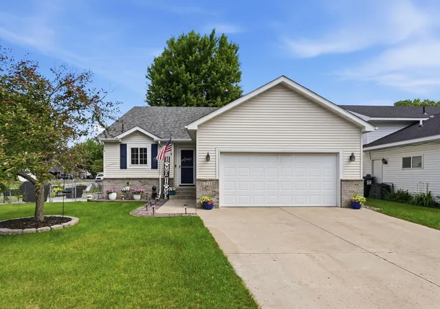 1st image of 335 Pheasant Dr, Sartell, MN 56377 | MLS# 7102901
