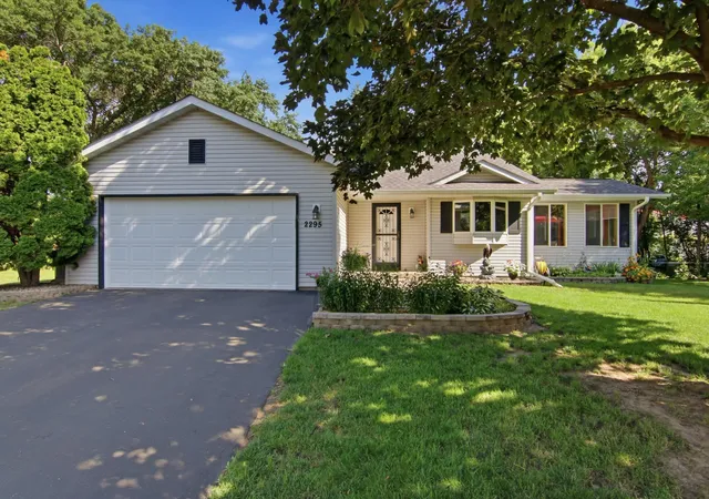 Homes for sale in North Saint Paul, MN | 2295 Ariel Ct N, North Saint Paul, MN 55109 | MLS# 7102907