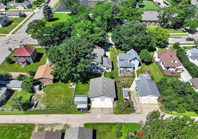 Photo 4 of Sale Pending at 415 Jefferson St, Alexandria, MN 56308 | MLS# 7102914 | Listing updated on 2026-09-24