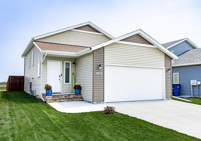 Homes for sale in Moorhead, MN | 4418 19th St S, Moorhead, MN 56560 | MLS# 7102924