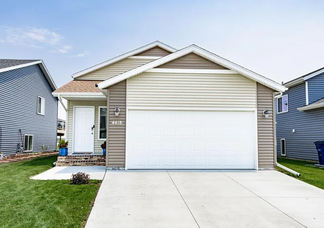 Homes for sale in Moorhead, MN | 4418 19th St S, Moorhead, MN 56560 | MLS# 7102924