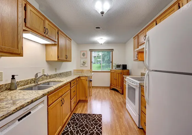 5th image of 6260 Magda Dr, Maple Grove, MN 55369