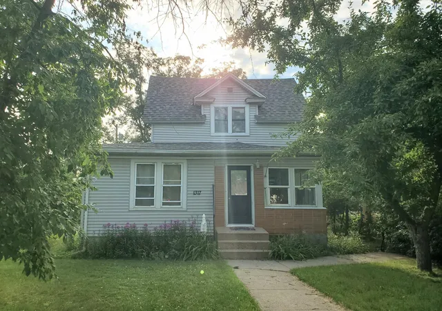 2nd image of 1317 America Ave Nw, Bemidji, MN 56601 | MLS# 7102983