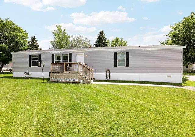 Homes for sale in Hastings, MN | 14 Shannon Dr, Hastings, MN 55033 | MLS# 7102988