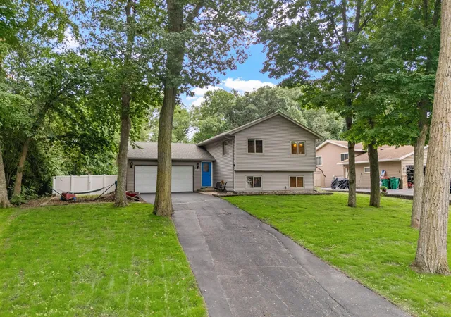1st image of 17411 Sunset Trl Sw, Prior Lake, MN 55372 | MLS# 7103004