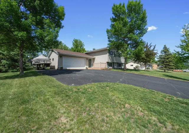 3rd image of 1103 Tabbert Rd Nw, Alexandria, MN 56308 | MLS# 7103005