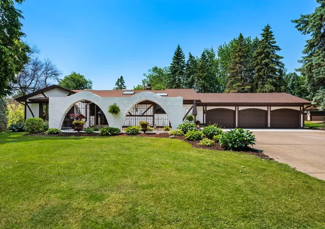 Homes for sale in Corcoran, MN | 6223 Elm Ridge Cir, Corcoran, MN 55340 | MLS# 7103015