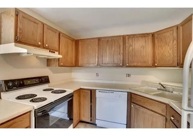 2nd image of 2240 Ridge Dr #33, Saint Louis Park, MN 55416 | MLS# 7103022