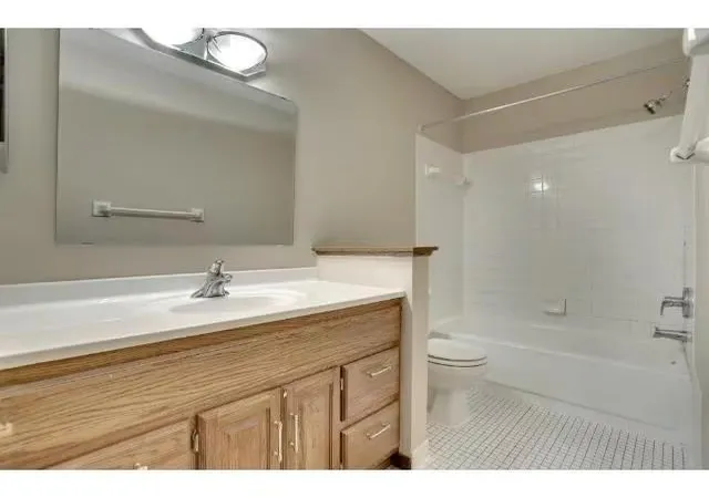 4th image of 2240 Ridge Dr #33, Saint Louis Park, MN 55416 | MLS# 7103022