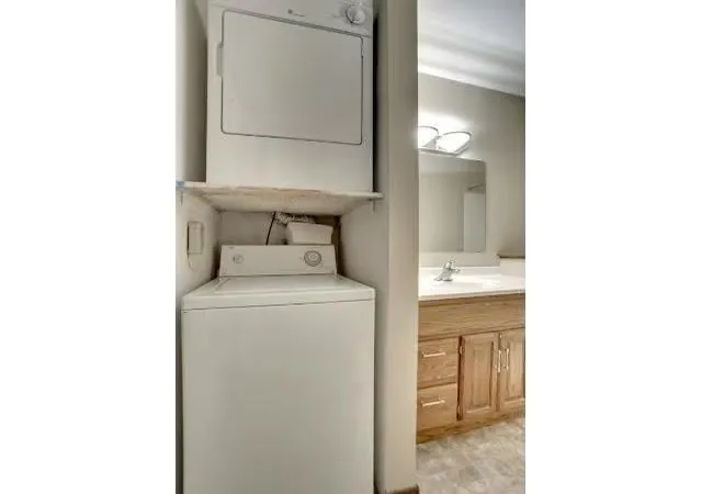 9th image of 2240 Ridge Dr #33, Saint Louis Park, MN 55416 | MLS# 7103022