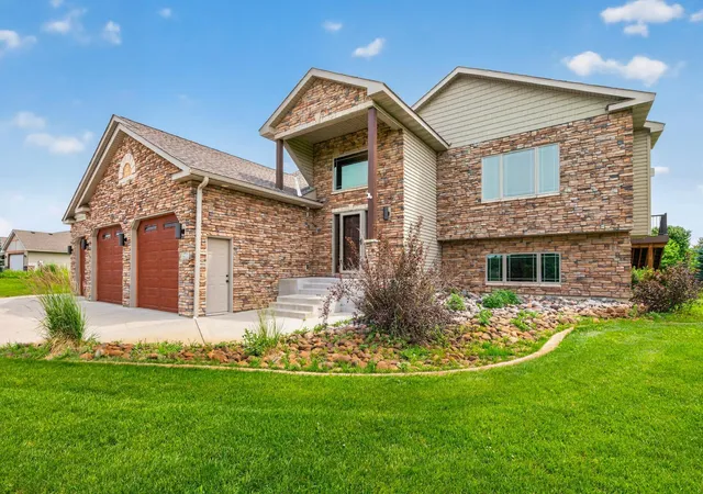 2nd image of 14731 Naples St Ne, Andover, MN 55304 | MLS# 7103030