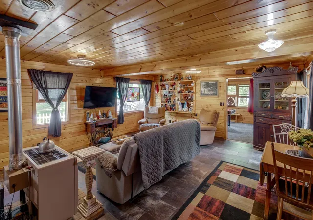 3rd image of 213 3Rd St N, Hackensack, MN 56452 | MLS# 7103031