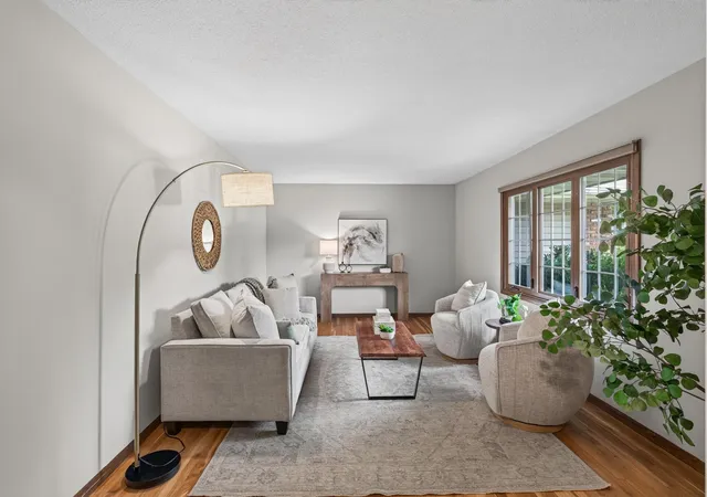 2nd image of 13769 Fairlawn Ave, Saint Paul, MN 55124 | MLS# 7103067