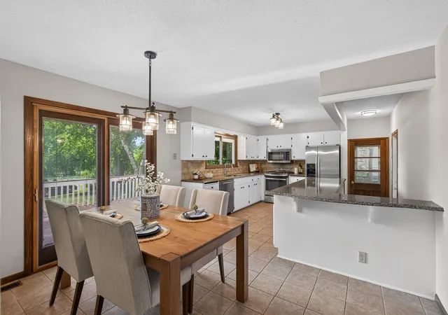 3rd image of 13769 Fairlawn Ave, Saint Paul, MN 55124 | MLS# 7103067