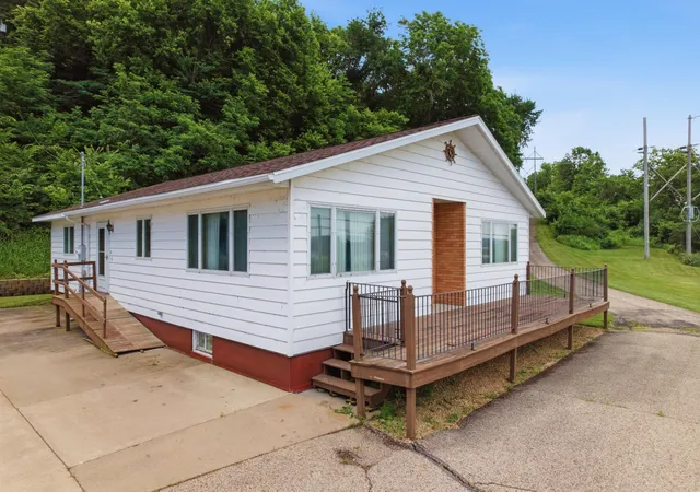 1st image of 140 N State Road 35, Alma, WI 54610 | MLS# 7103082