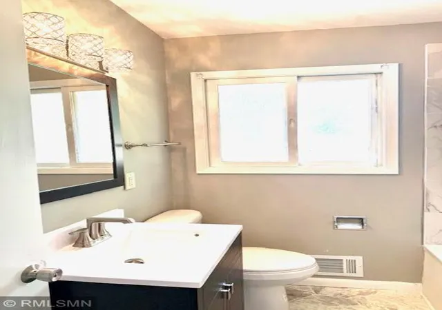 4th image of 114 20Th Ave N, South Saint Paul, MN 55075 | MLS# 7103086
