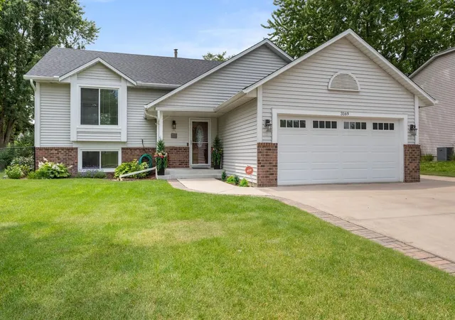 1st image of 3169 Leyland Trl, Saint Paul, MN 55125 | MLS# 7103110