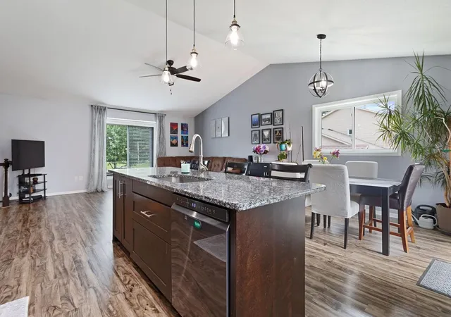 5th image of 3169 Leyland Trl, Saint Paul, MN 55125 | MLS# 7103110