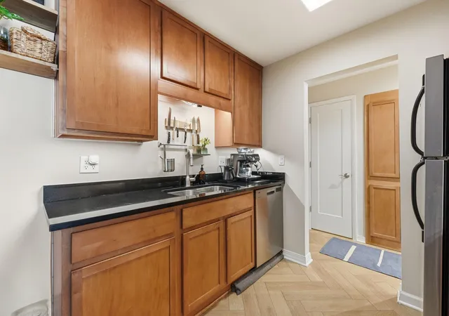 Homes for sale in Minneapolis, MN | 2700 W 44Th St #114, Minneapolis, MN 55410 | MLS# 7103113