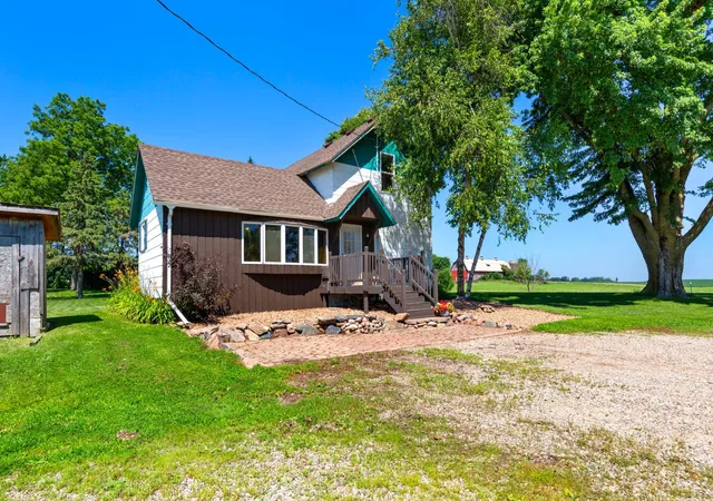 2nd image of 83839 310th St, Ellendale, MN 56026 | MLS# 7103117