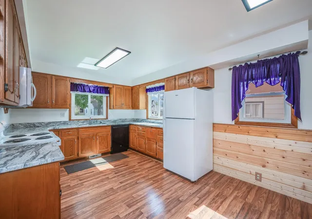 3rd image of 1206 Webster St, Fairmont, MN 56031 | MLS# 7103130