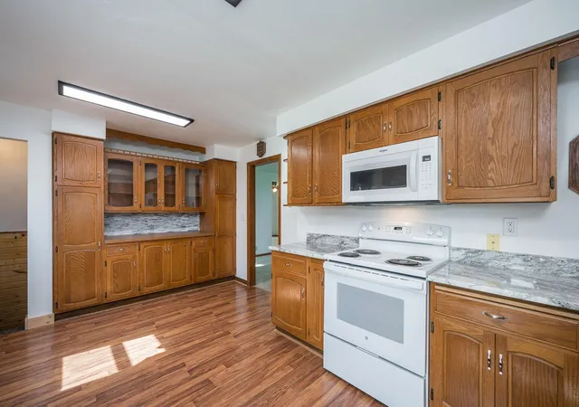 5th image of 1206 Webster St, Fairmont, MN 56031 | MLS# 7103130