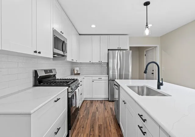 Photo 4 of Sale Pending at 3477 Lyric Ave, Wayzata, MN 55391 | MLS# 7103144 | Listing updated on 2026-10-05