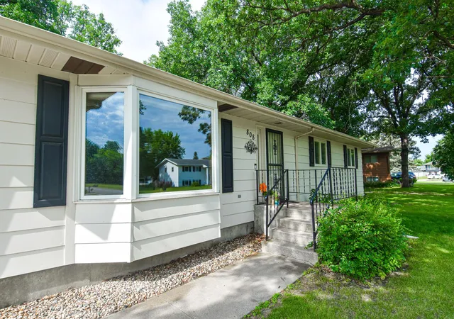 3rd image of 808 Alice Dr, Thief River Falls, MN 56701 | MLS# 7103147