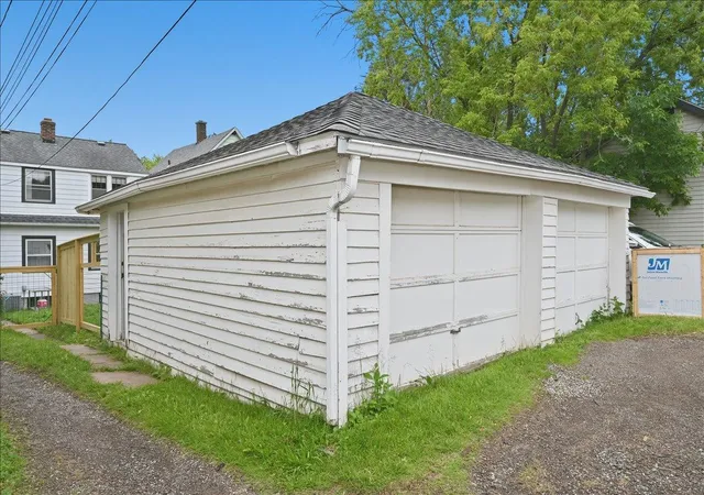 Homes for sale in Duluth, MN | 3909 W 5th St, Duluth, MN 55807 | MLS# 7103153