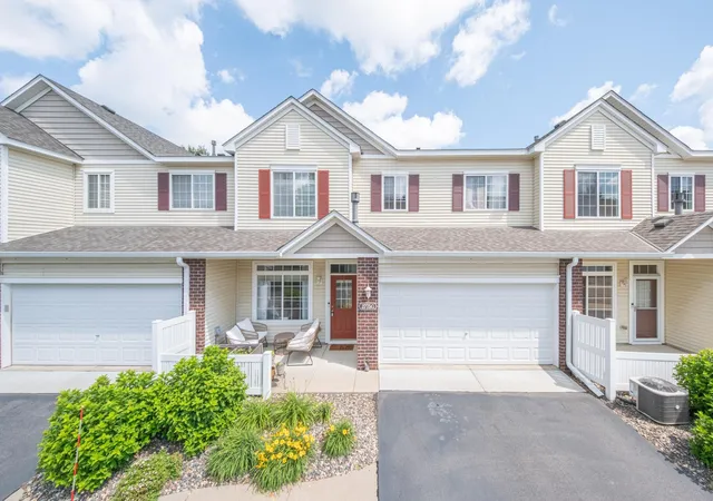 Homes for sale in Woodbury, MN | 3775 Hazel Trl #G, Woodbury, MN 55129 | MLS# 7103184