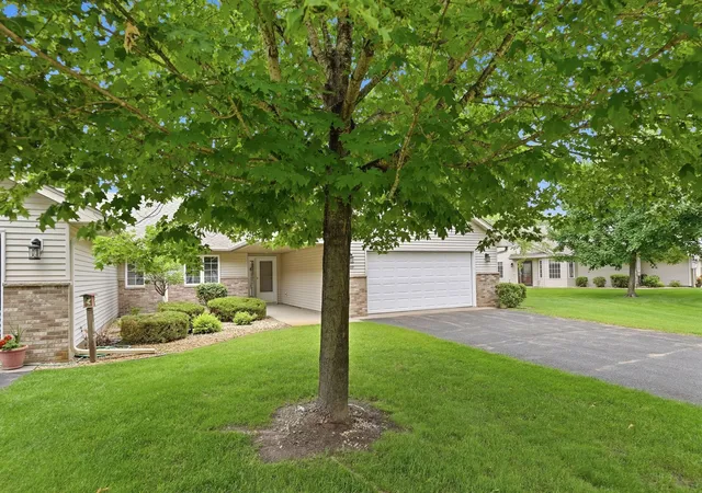 Photo 3 of Sale Pending at 1009 Fairway Dr, Princeton, MN 55371 | MLS# 7103210 | Listing updated on 2026-09-21