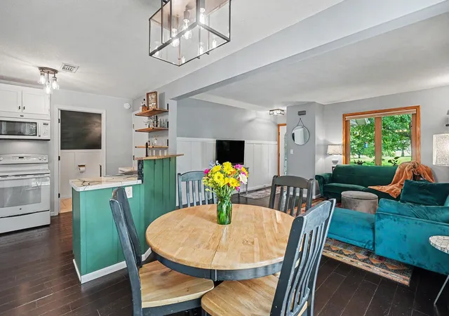 1st image of 1504 Millpond Ct, Chaska, MN 55318 | MLS# 7103214
